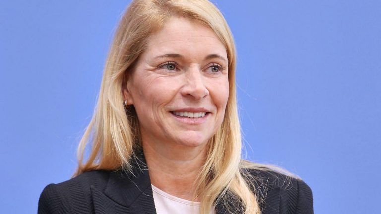 Aufsichtsrat bestätigt Evelyn Palla als neue Bahnchefin der Deutschen Bahn