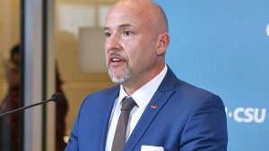 Berlin: CSU-Chef lehnt höhere Abgaben für Reiche ab
