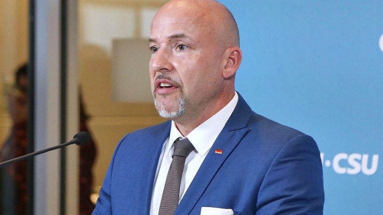 Berlin: CSU-Chef lehnt höhere Abgaben für Reiche ab