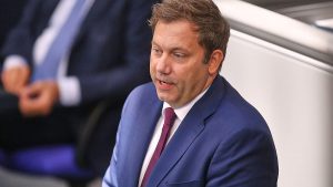 Haushaltswoche im Bundestag: Klingbeil warnt vor Status quo und fordert Reformen