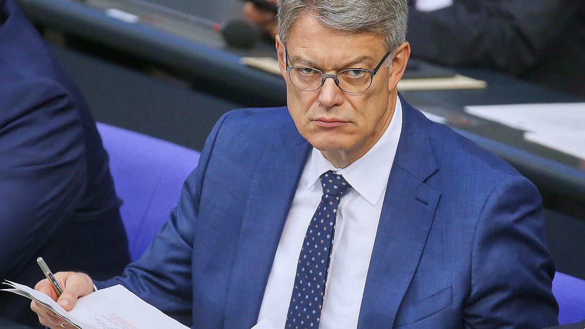 Grüne zweifeln an Schnieders Eignung