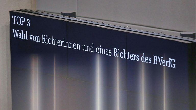 Bundestag wählt drei neue Verfassungsrichter in Berlin
