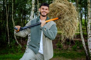 Wenn Realitystars auf Stallböden treffen – das steckt hinter RTLZWEIs „Der Promihof“ Wenn Realitystars auf Stallböden treffen – das steckt hinter RTLZWEIs „Der Promihof“