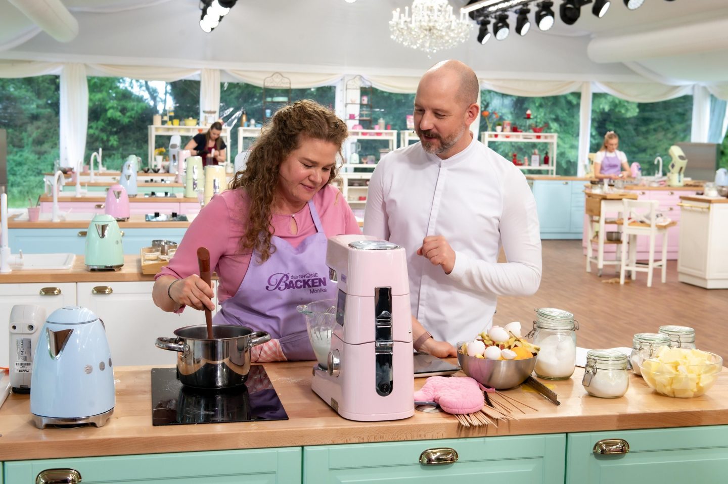 „Das große Backen“ 2025 heute: Langos, Mojito & Karussell-Torten – Diese 4 kämpfen im Halbfinale um den Finaleinzug