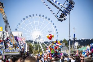 Cannstatter Volksfest Halbzeitbilanz: Zwei Millionen feiern – Platz am 3. Oktober wegen Überfüllung zeitweise geschlossen