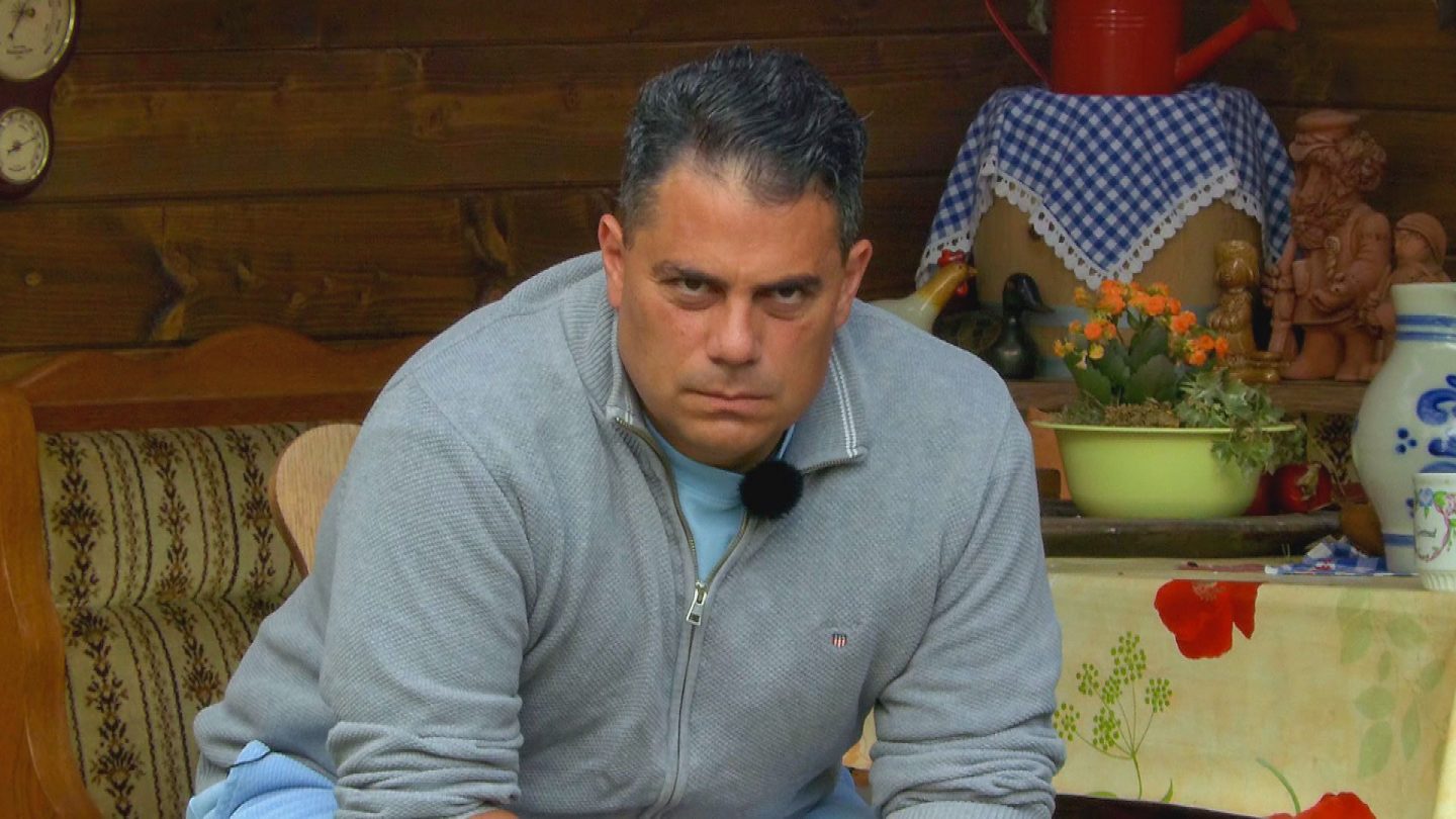 Zoff, Eifersucht, Chaos: Neues Paar zieht heute ins „Sommerhaus der Stars“ – und bringt alles durcheinander! 4189F