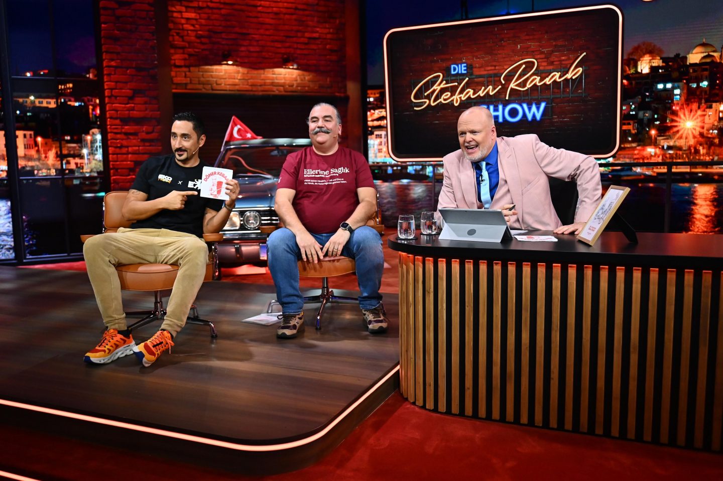 „Die Stefan Raab Show“ heute: Eko Fresh live, Frisör-Fail und türkische Tänze