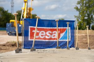 Starker Standort, starke Zukunft – tesa baut Werk in Offenburg kräftig aus Starker Standort, starke Zukunft – tesa baut Werk in Offenburg kräftig aus
