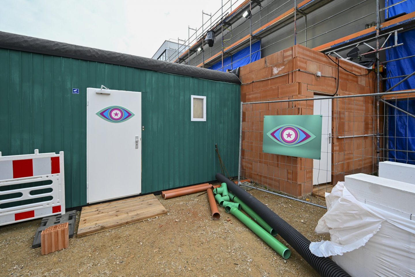 Promi Big Brother 2025: Comeback-Sensation & pompööser Einzug – Désirée Nick und Harald Glööckler ziehen ein – aber das Haus ist nur ein Rohbau! Joyn Promi Big Brother 3285254