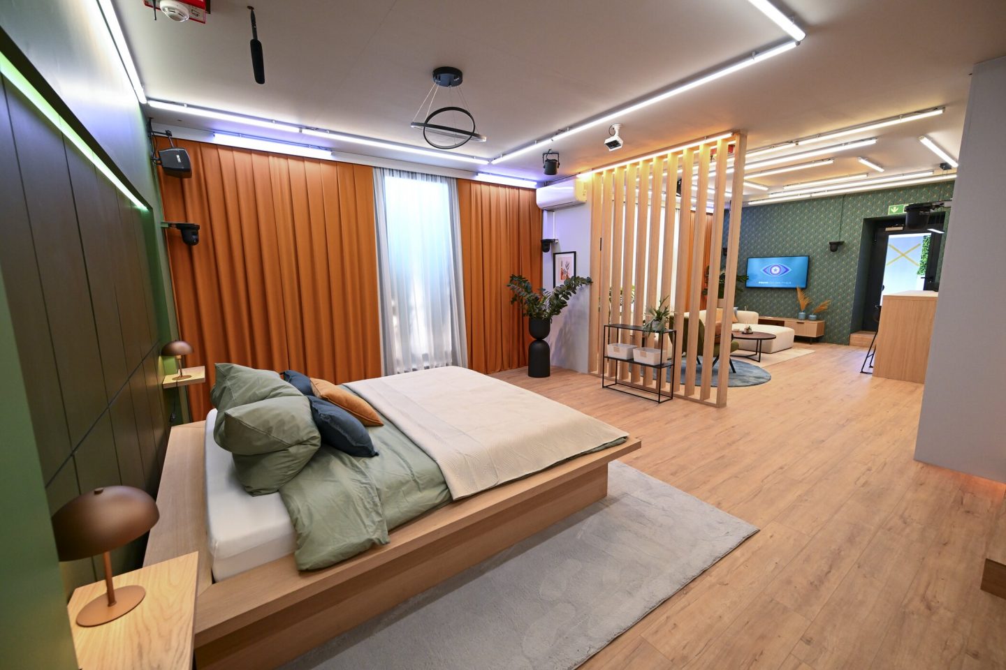 Riesen Überraschung bei "Promi Big Brother" heute: Jimi Blue Ochsenknecht zieht in den Container ein – und sorgt gleich zum Start für Wirbel Joyn Promi Big Brother 3285259