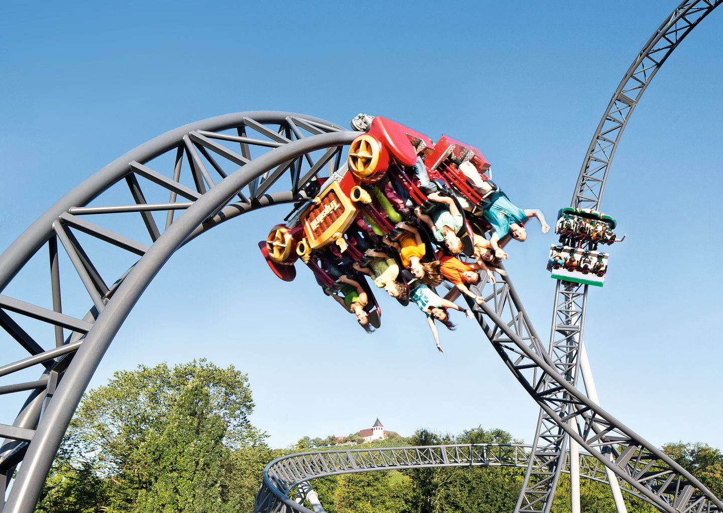 Letzter Nervenkitzel im Herbst: Tripsdrill verlängert seine Saison – Ein Extra-Wochenende voller Emotionen, Adrenalin und Familienfreude