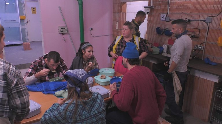 Promi Big Brother 2025 heute: Kreuzverhör im Rohbau –Jimi Blue packt über seine Knastzeit aus und Désirée Nick sorgt für mächtig Krawall