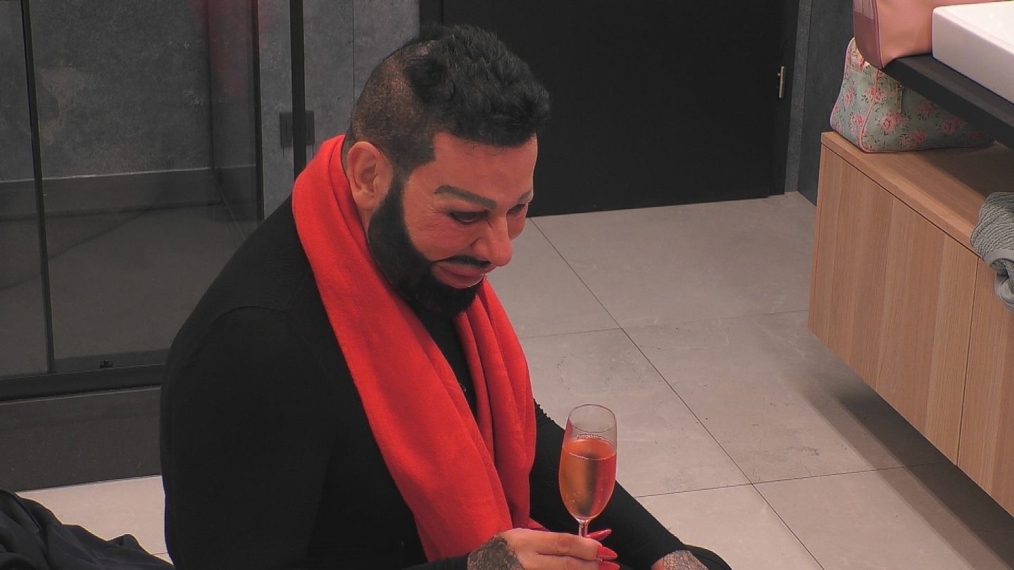 Heute bei „Promi Big Brother“: Nackte Wahrheiten, Tränen, Tritte und Tabubrüche PPB2025 Show02 3288395