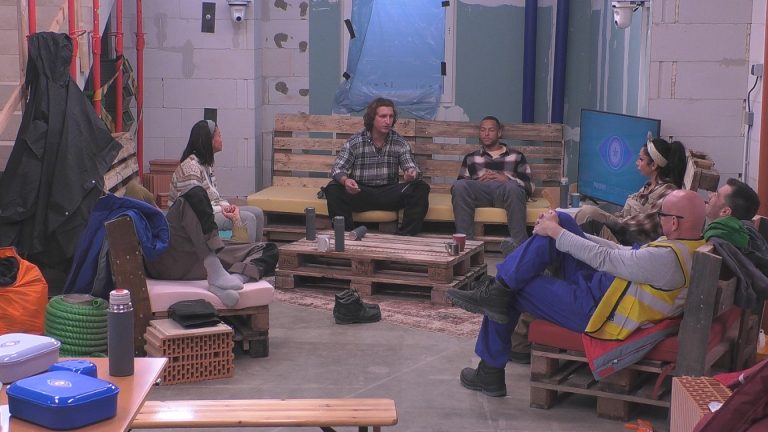 Heute bei „Promi Big Brother“: Nackte Wahrheiten, Tränen, Tritte und Tabubrüche