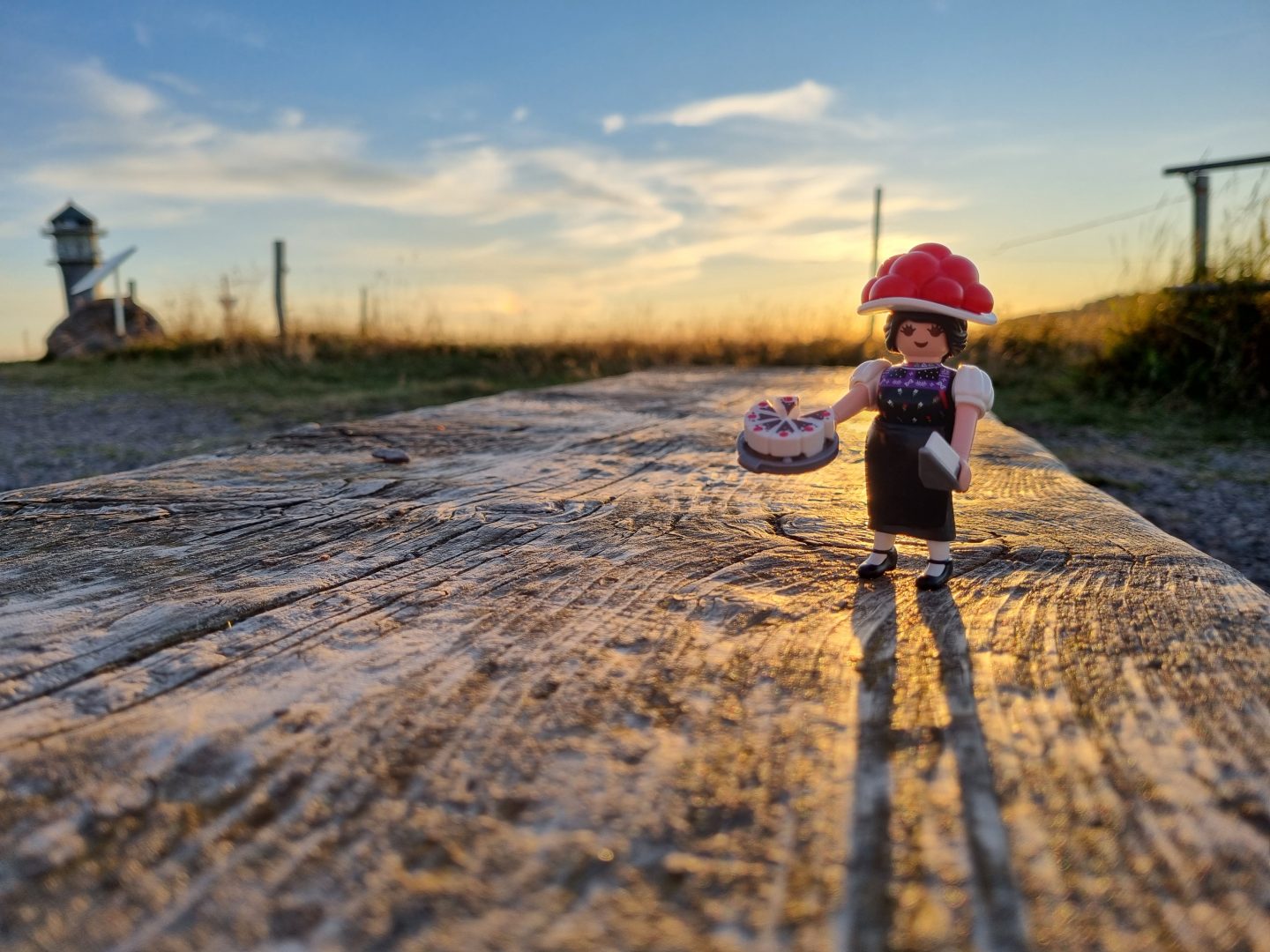 Sie ist zurück! Die PLAYMOBIL-Sonderfigur „Schwarzwald Marie“ feiert ihr Comeback – bald gibt’s 150.000 neue Exemplare Playmobil Marie Feldberg Sonnenuntergang %C2%A9 Sigrid Faden