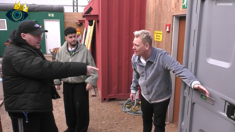 „Big Brother – Knossi Edition 2025“: Frieren, Fluchen, Kaltduschen – Knossi treibt seine Freunde ans Limit!