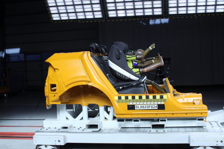 ADAC Kindersitztest 2025 – Fünf Modelle überzeugen mit Top-Schutz, drei Sitze fallen wegen Sicherheitsmängeln und Schadstoffen durch ADAC Kindersitztest 2025 – Fünf Modelle überzeugen mit Top-Schutz, drei Sitze fallen wegen Sicherheitsmängeln und Schadstoffen durch