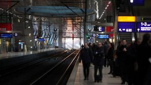 Pro Bahn fordert Investitionen: Bahnhöfe sollen sicherer werden Pro Bahn fordert Investitionen: Bahnhöfe sollen sicherer werden