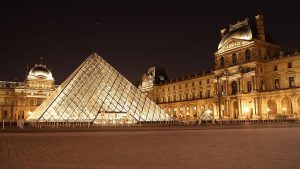 Louvre in Paris öffnet wieder nach Raub