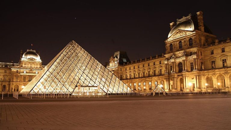 Paris: Louvre-Diebe gestehen teilweise