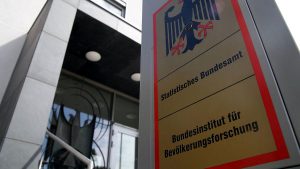 Brückenschlag Ost-West: Einkommenslücke schrumpft