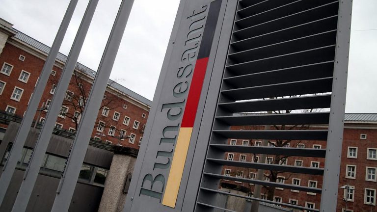 Bamf nimmt Asylverfahren für syrische Erwerbsfähige wieder auf Bamf nimmt Asylverfahren für syrische Erwerbsfähige wieder auf