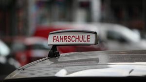 Verkehrssicherheitsrat warnt vor niedrigeren Standards bei Führerscheinprüfungen in Deutschland