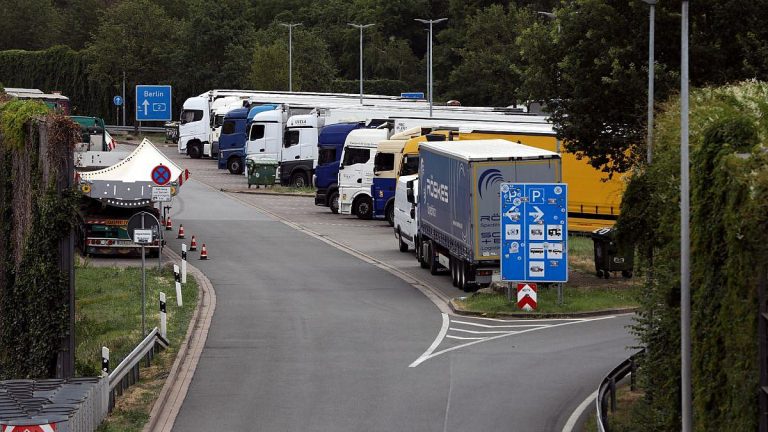 Leichter Anstieg der Lkw-Fahrleistung auf deutschen Autobahnen im September 2025 registriert