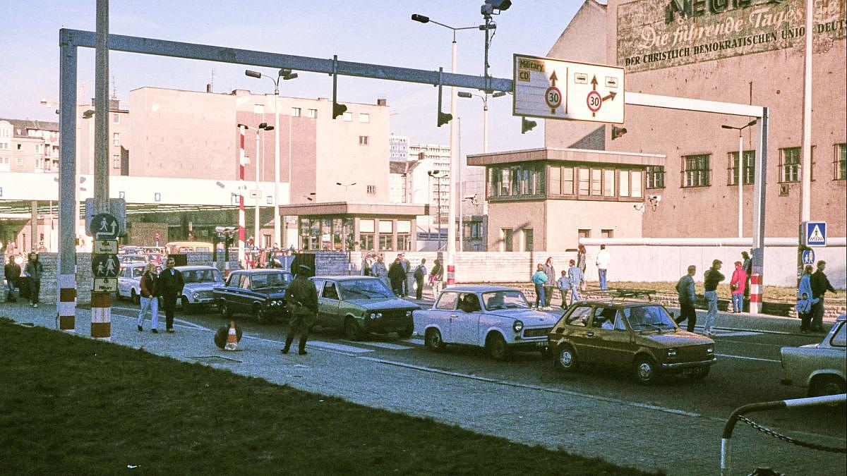 Umfrage 2025: Ost und West noch immer getrennt?