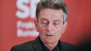 Berlin: Mützenich gesteht Fehler in Russlandpolitik ein Berlin: Mützenich gesteht Fehler in Russlandpolitik ein