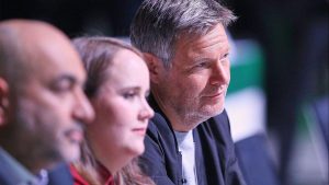 Berlin: Ex-Grünen-Chefin Lang kritisiert Habecks Strategie