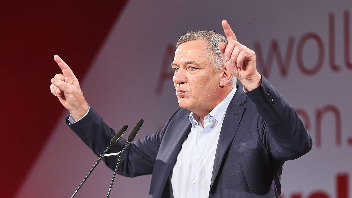Jan van Aken sieht Linke bei 20 Prozent