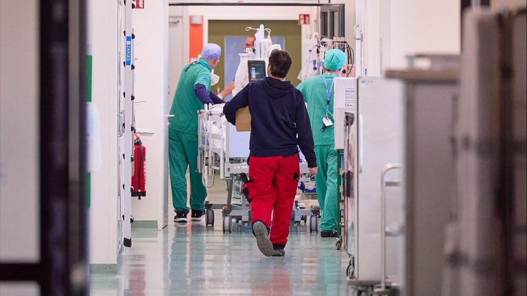 Verdi warnt vor massiven Einschnitten bei Krankenhäusern und Krankenkassen: Gesundheitsversorgung in Gefahr