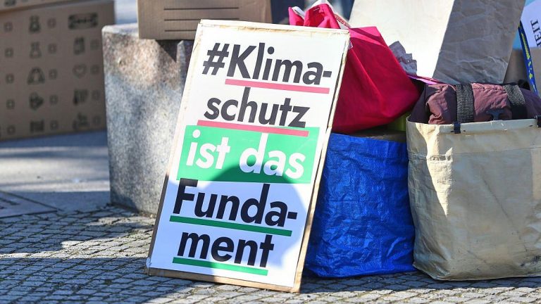Fridays For Future warnen in der „Rheinischen Post“ vor Ende des Verbrenner-Aus