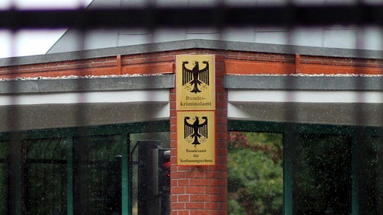 Berlin: Verfassungsschutz überprüfte 2.500 NGOs und Personen Berlin: Verfassungsschutz überprüfte 2.500 NGOs und Personen