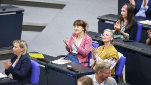 Bundestag: Applausmuster von AfD und Linken