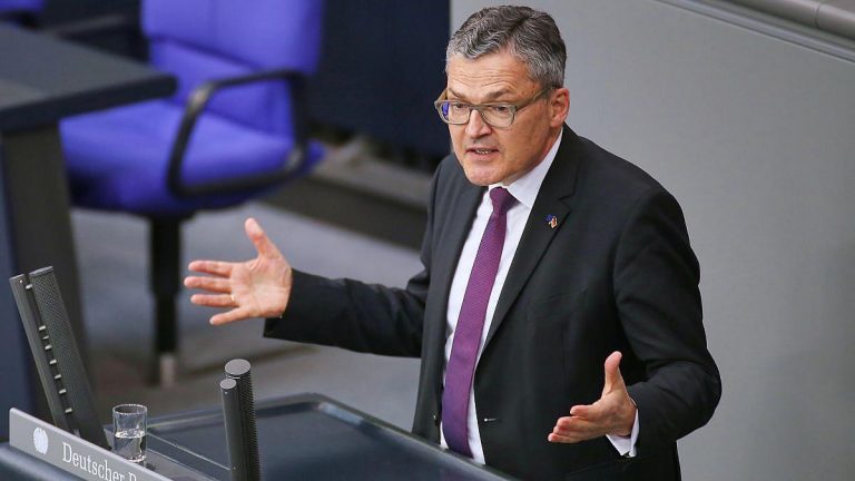 Berlin: Kiesewetter fordert staatliche Rohstoff-Reserve für Unabhängigkeit von China