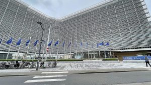 Brüssel: EU-Kommissar drängt auf Ukraine-Reparationsdarlehen
