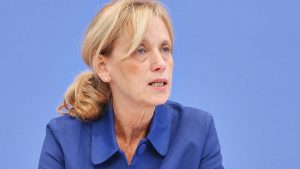 Prien beklagt Antisemitismus an Bildungseinrichtungen in Deutschland