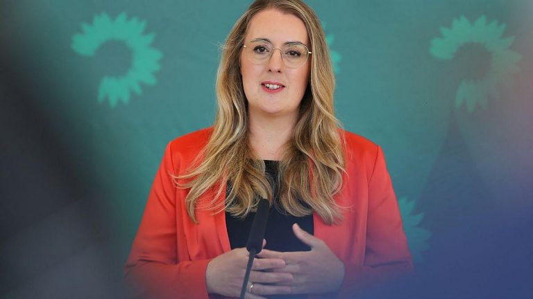 Auto-Gipfel in Berlin: Grüne kritisieren Merz scharf