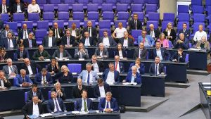 Berlin: Grüne wollen Fragerecht der AfD prüfen lassen