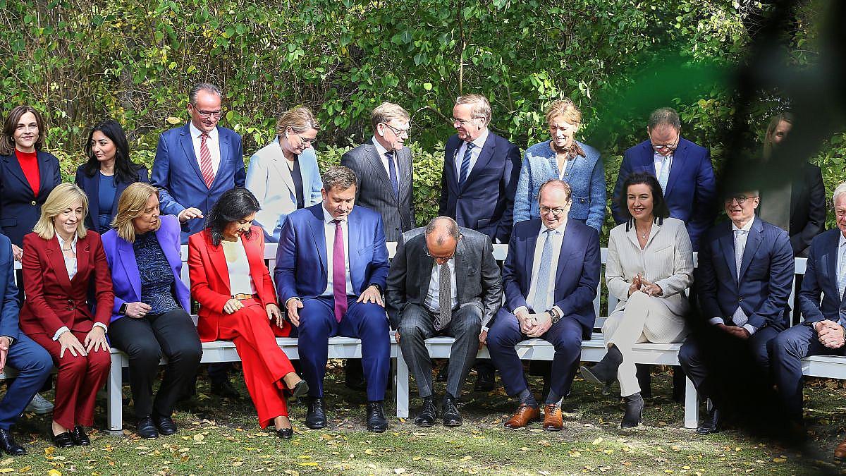 Berlin: Bundesregierung erhält schwaches Zeugnis von Führungskräften