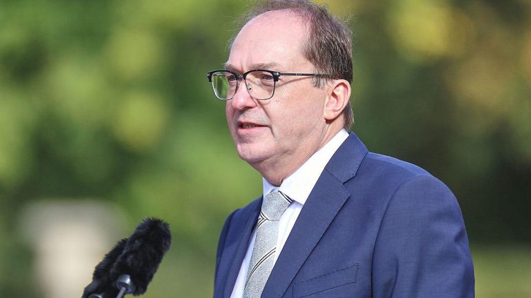 München: Dobrindt drängt auf Asylzentren außerhalb der EU bei Migrationstreffen