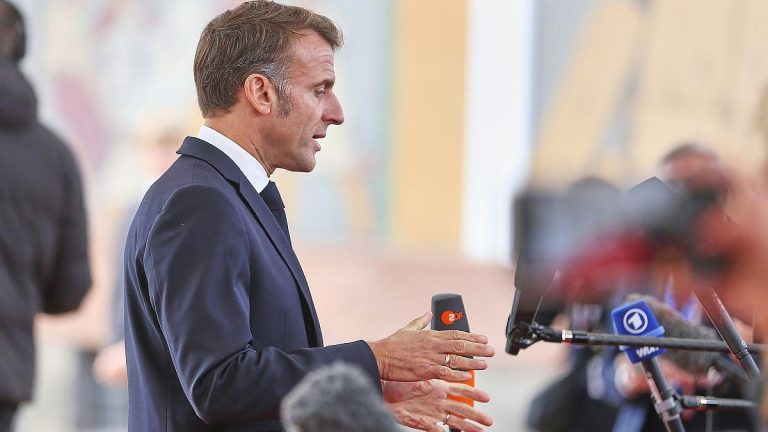 Paris: Macron befürwortet EU-Darlehen für Kiew