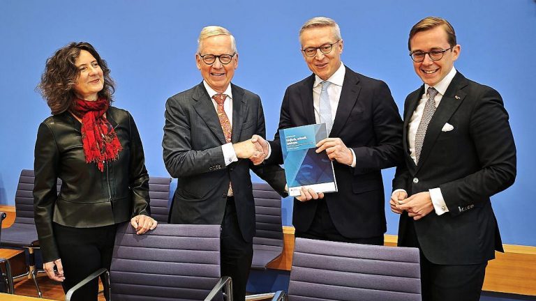 Berlin: Normenkontrollrat fordert strengeren Bürokratieabbau