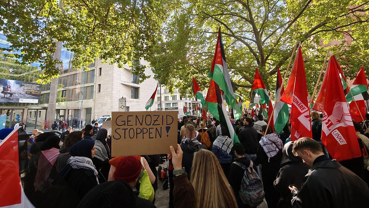 Anti-Israel-Demonstration vor dem Auswärtigen Amt in Berlin