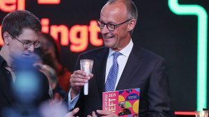 Merz-Auftritt in Halle: Buh-Rufe bei Einheitsfeier