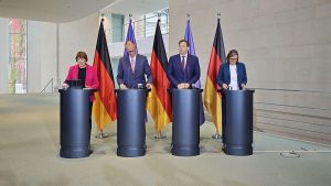 Nach dem Auto-Gipfel in Berlin: Merz fordert Flexibilität für Verbrennungsmotoren nach 2035
