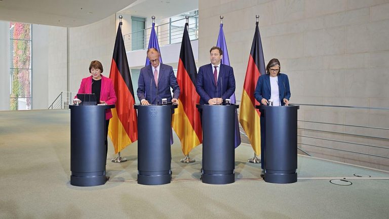 Nach dem Auto-Gipfel in Berlin: Merz fordert Flexibilität für Verbrennungsmotoren nach 2035