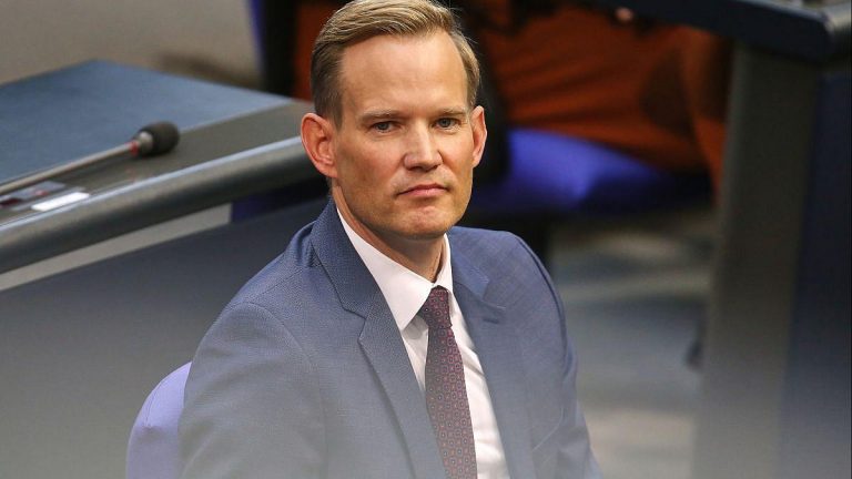 Hendrik Streeck fordert Einweg-Vape-Verbot